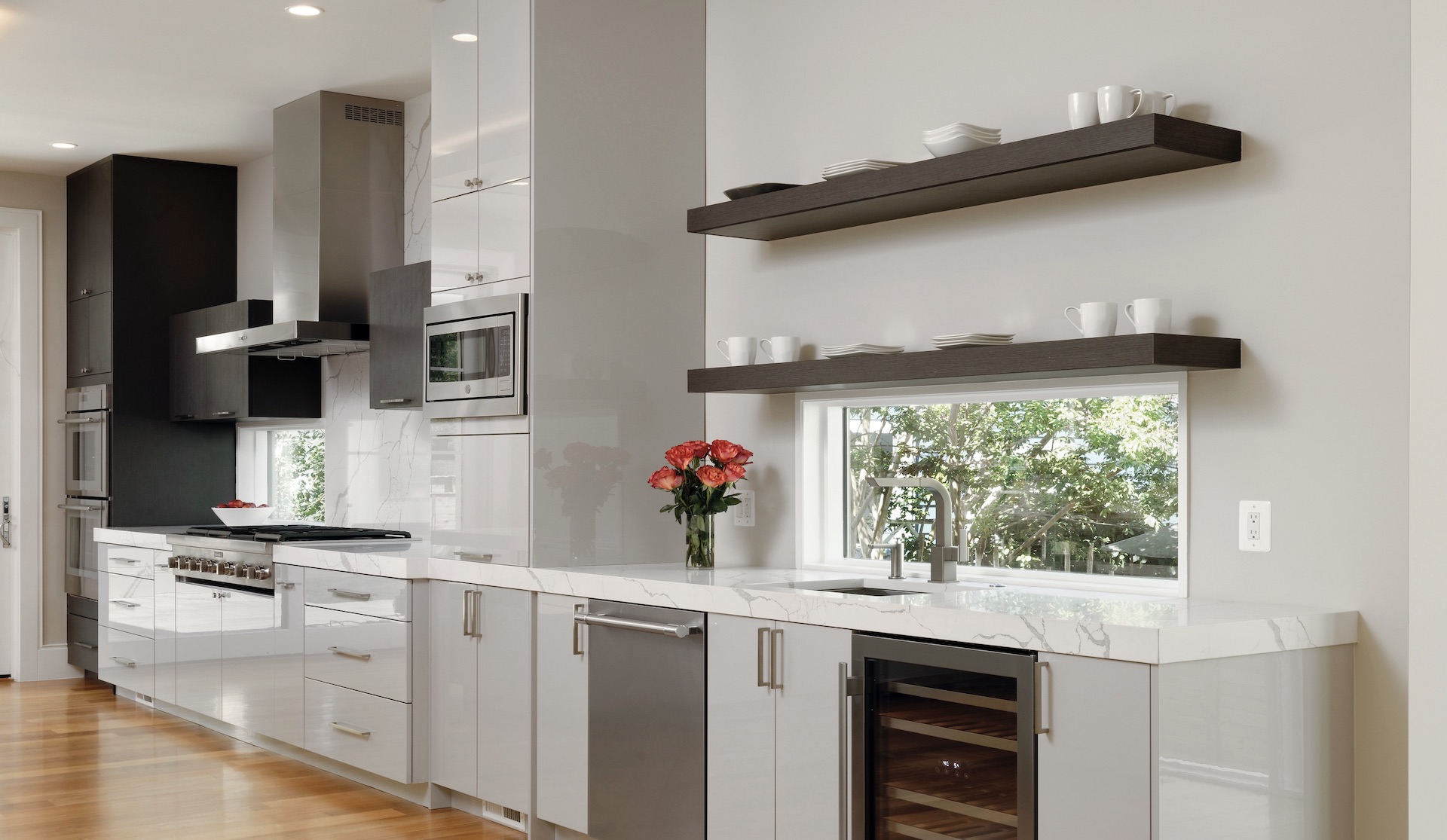 Meridian Homes – Custom Home Modern Kitchen 1 – Slideshow Image
