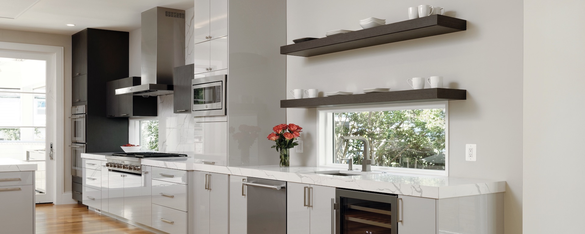 Meridian Homes – Custom Home Modern Kitchen 1 – Header Image